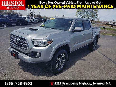 Used 2017 Toyota Tacoma TRD Sport w/ Tow Package (A/T) AWD/4WD image 3