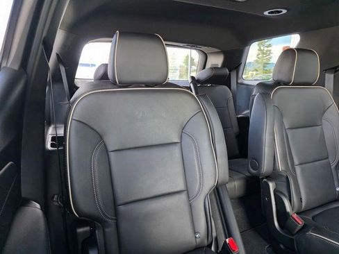 Certified 2023 Chevrolet Traverse Premier w/ Redline Edition image 19