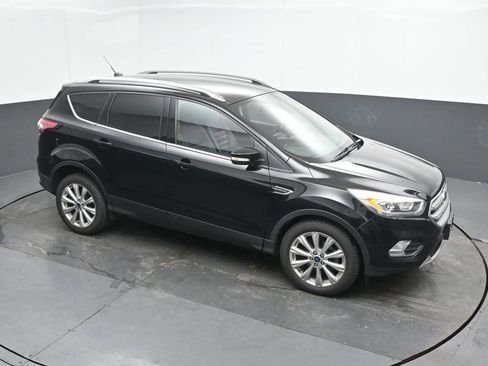 Used 2017 Ford Escape Titanium FWD image 32