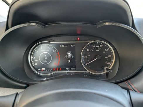 Used 2025 Nissan Versa SR FWD image 15