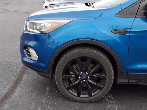 Used 2017 Ford Escape SE w/ Equipment Group 201A image 22