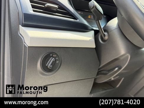 Used 2023 Volkswagen Taos SE w/ Panoramic Sunroof Package AWD/4WD image 26