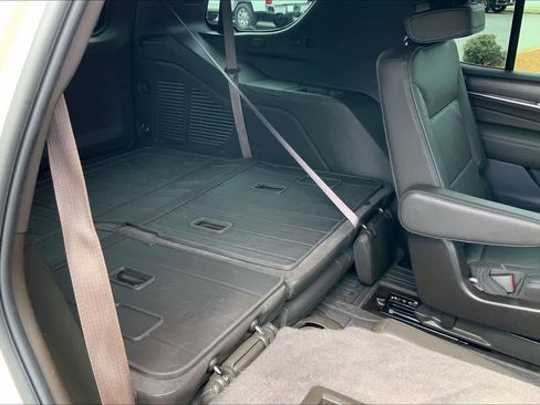 Used 2024 GMC Yukon Denali w/ Advanced Technology Package image 19