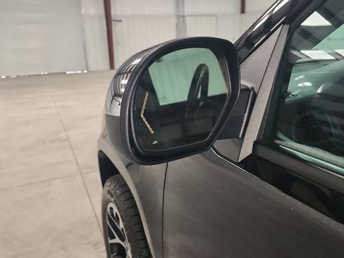 Used 2013 Chevrolet Avalanche LTZ RWD image 12