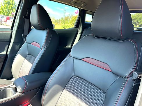 New 2026 Nissan Kicks SR image 11