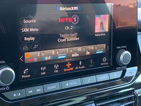 Used 2025 Nissan Pathfinder SV image 20