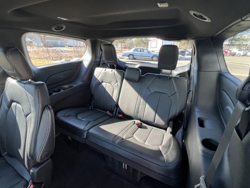 New 2026 Chrysler Pacifica Select AWD/4WD image 13