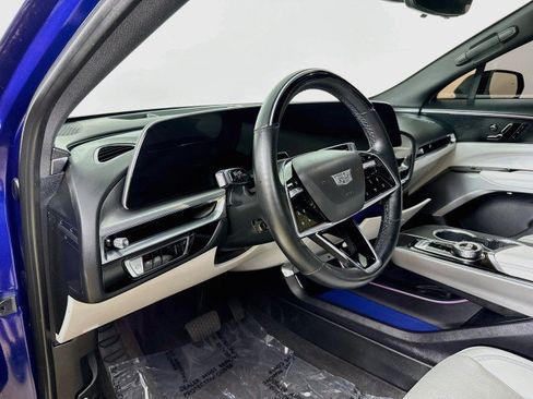 Used 2024 Cadillac Lyriq Luxury AWD/4WD image 9