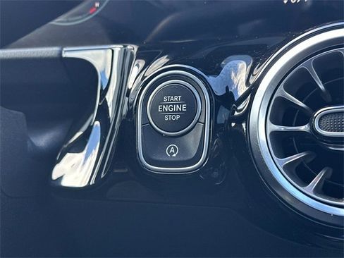 Certified 2023 Mercedes-Benz GLA 250 4MATIC image 27