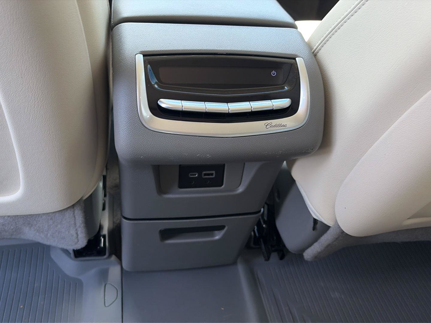Used 2022 Cadillac XT6 Premium Luxury w/ LPO, Floor Liner Package AWD/4WD image 16