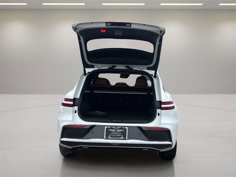 New 2026 Genesis GV70 2.5T Advanced image 9