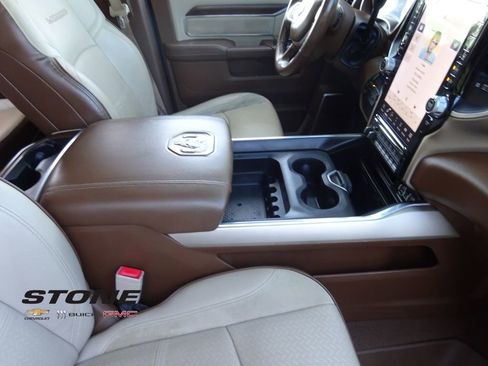 Used 2022 RAM 2500 Laramie AWD/4WD image 19