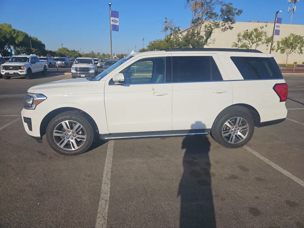 Used 2023 Ford Expedition XLT RWD image 4