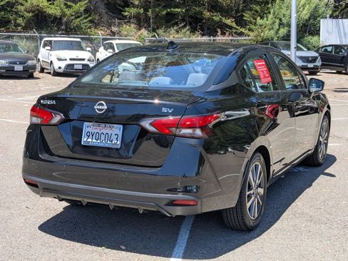 Used 2023 Nissan Versa SV FWD image 5