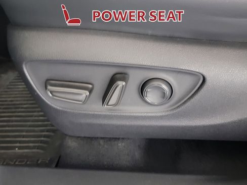 Certified 2023 Toyota Highlander XLE image 16