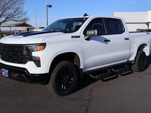 Used 2024 Chevrolet Silverado 1500 Custom Trail Boss w/ LPO, Dark Essentials Package image 10