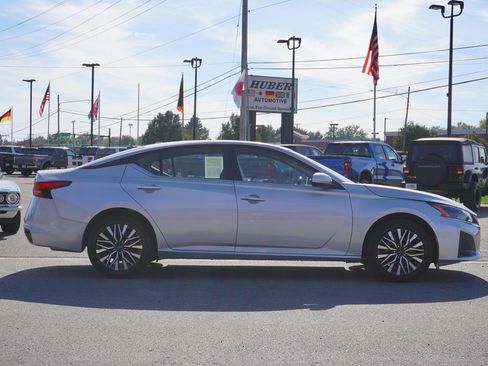 Used 2023 Nissan Altima 2.5 SV image 8