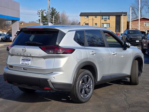 Used 2025 Nissan Rogue SV image 10
