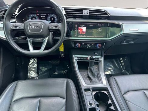 Certified 2025 Audi Q3 2.0T Premium AWD/4WD image 2