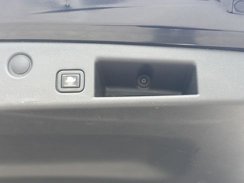 Used 2020 Chevrolet Equinox LT FWD image 25