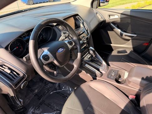 Used 2012 Ford Focus Titanium FWD image 24