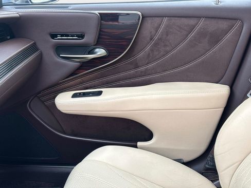 Used 2018 Lexus LS 500 w/ Luxury Package image 22