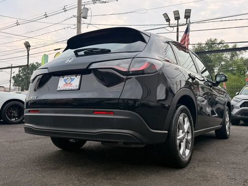 Used 2023 Honda HR-V LX image 9