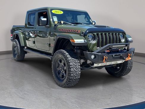 Used 2023 Jeep Gladiator Mojave w/ LED Lighting Group AWD/4WD image 4