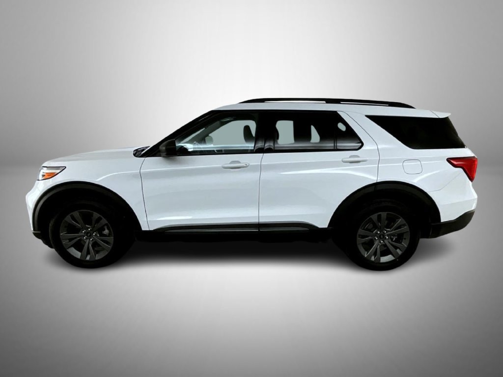 Used 2021 Ford Explorer XLT w/ Equipment Group 202A AWD/4WD image 8
