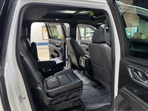 Certified 2023 Chevrolet Suburban High Country image 13