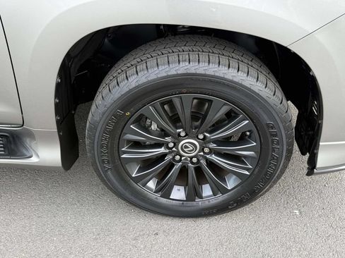 Used 2023 Lexus GX 460 Premium w/ Accessory Package AWD/4WD image 7