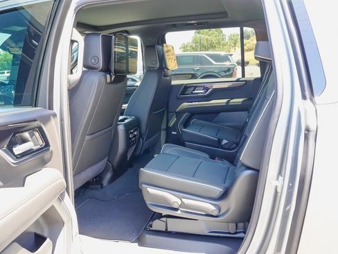 New 2026 GMC Yukon XL Elevation w/ Elevation Premium Package AWD/4WD image 9