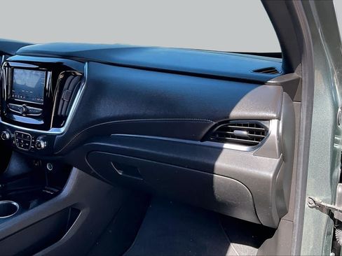 Used 2023 Chevrolet Traverse LT FWD image 18