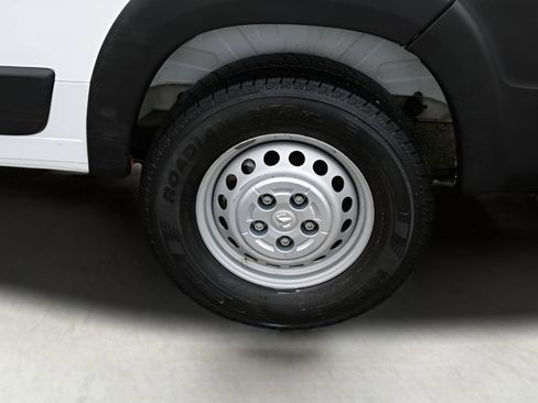 Used 2025 RAM ProMaster 2500 w/ Convenience Group FWD image 9