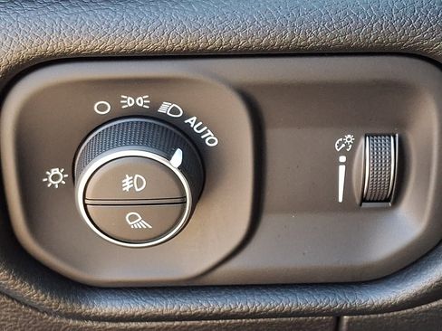 Used 2022 RAM 1500 Big Horn w/ Night Edition AWD/4WD image 25