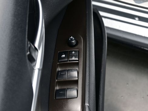 Used 2024 Toyota Camry SE image 10