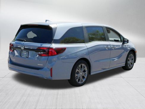 Certified 2026 Honda Odyssey Touring image 7