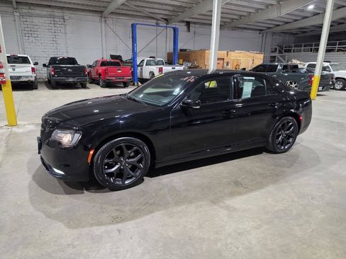 Used 2021 Chrysler 300 S RWD image 1