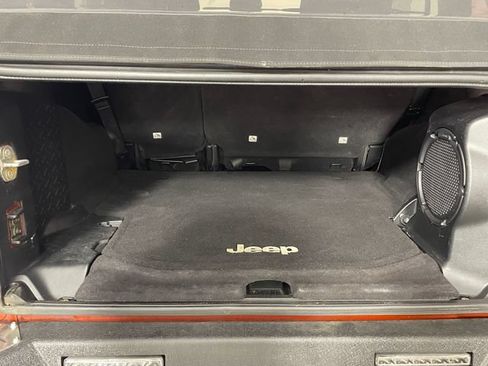 Used 2014 Jeep Wrangler Unlimited Sahara w/ Dual Top Group AWD/4WD image 18