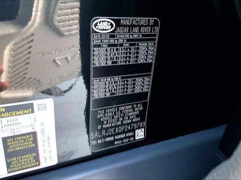 Certified 2023 Land Rover Discovery S AWD/4WD image 17