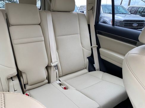 Used 2023 Lexus GX 460 Premium w/ Premium Package image 22