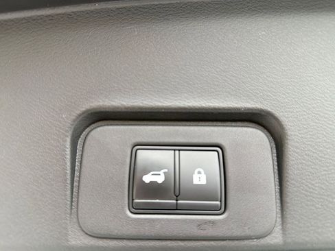 Used 2021 Nissan Rogue SV w/ Premium Package image 37