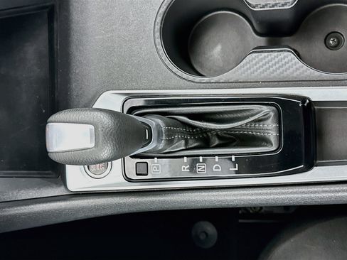 Used 2025 Nissan Altima 2.5 SV FWD image 23