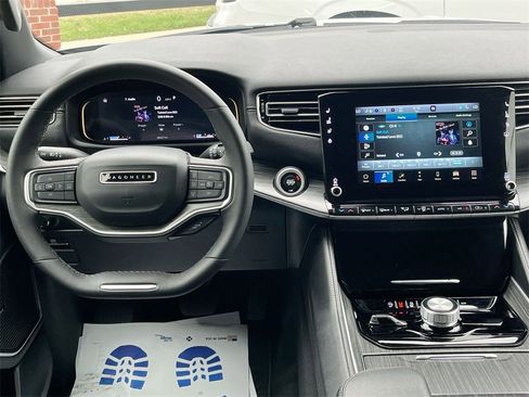 Used 2024 Jeep Wagoneer L Series II w/ Flexible Seating Group image 36