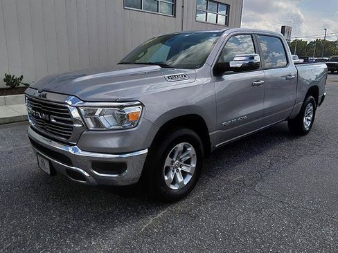 Used 2024 RAM 1500 Laramie AWD/4WD image 7