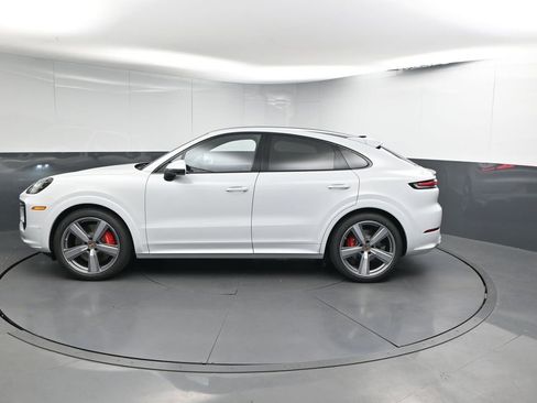 Used 2026 Porsche Cayenne S image 2