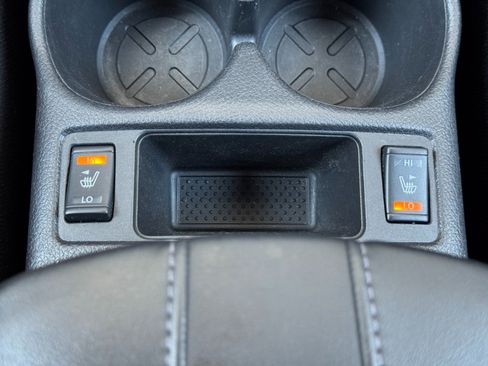 Used 2018 Nissan Rogue SV FWD image 27