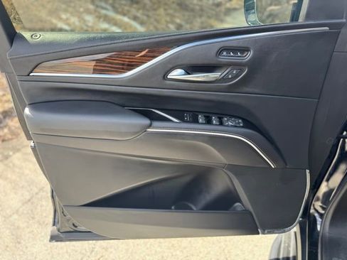 Used 2021 Cadillac Escalade ESV Premium Luxury w/ LPO, Radiant Package image 11