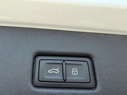 Used 2025 Audi Q5 Premium w/ Convenience Package AWD/4WD image 7