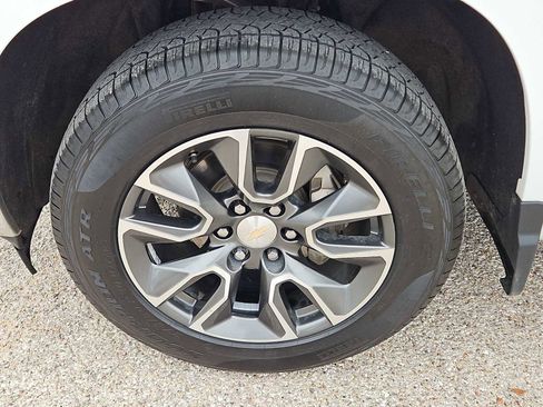 Used 2023 Chevrolet Silverado 1500 LT w/ Z71 Off-Road Package image 12